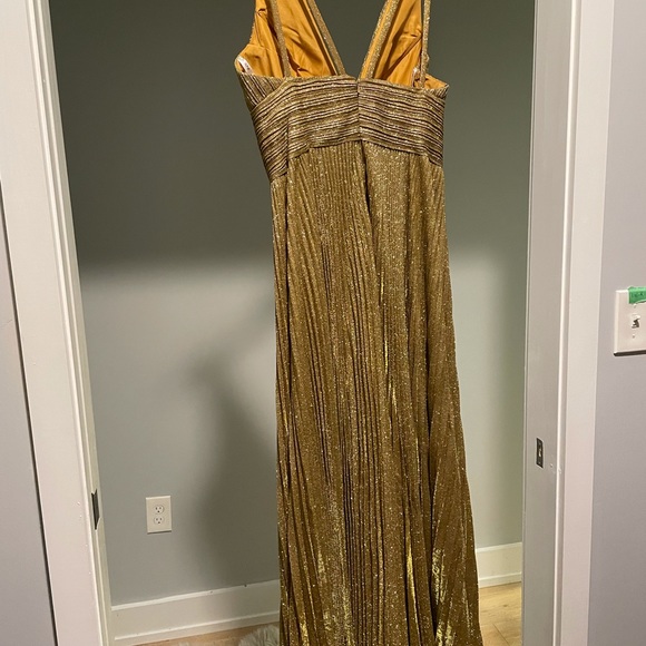 NWT Jovani sleeveless gold pleated evening gown (Size 12) - Picture 5 of 6